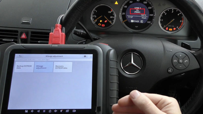 XTOOL D8 corrects the mileage of Mercedes C Class W204