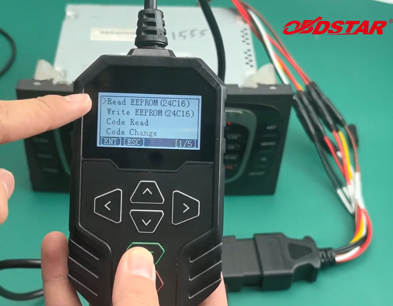 OBDSTAR MT200 reads and modifies Ford vehicle radio codes